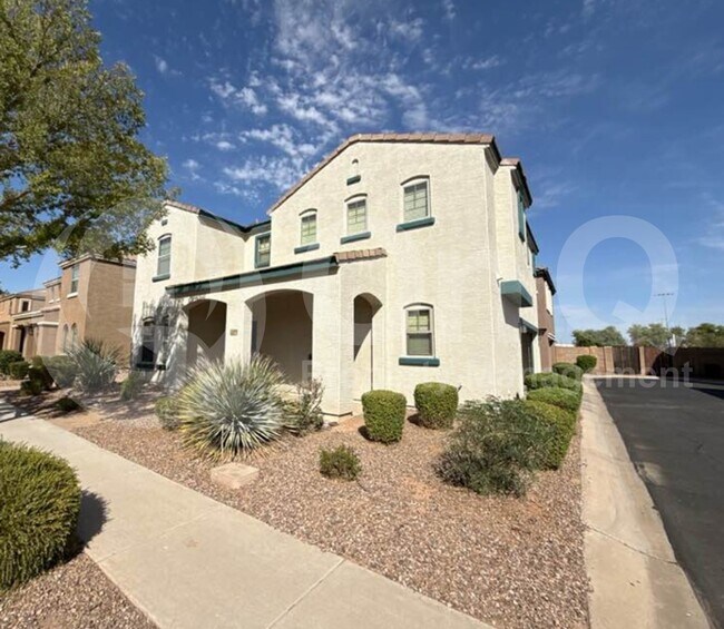 Building Photo - 1911 S Tucana Ln