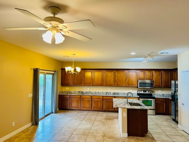 Photo - 1326 E Macaw Dr