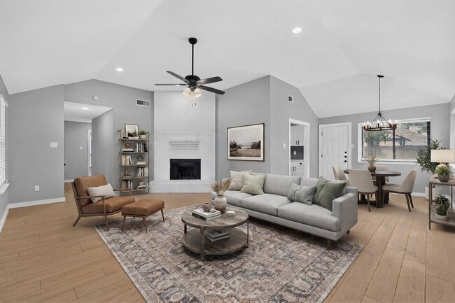 Photo - 3701 University Dr
