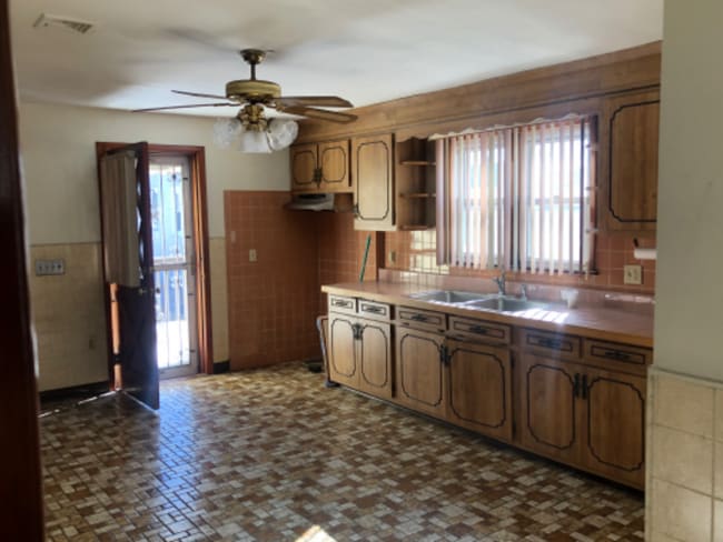 Photo - 2048 E Main St