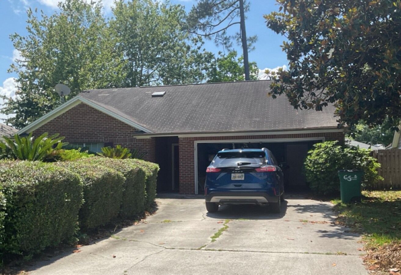 Photo - 109 Clinton Ct