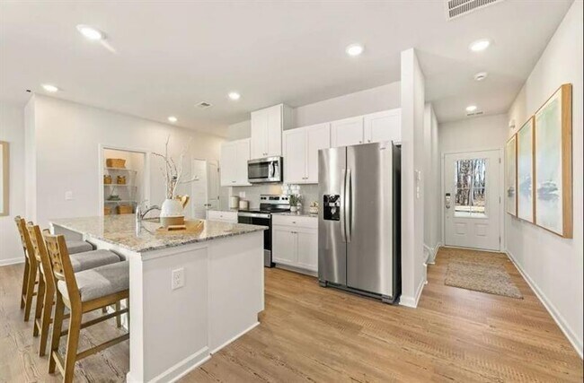 Photo - 5109 Sidney Sq Dr