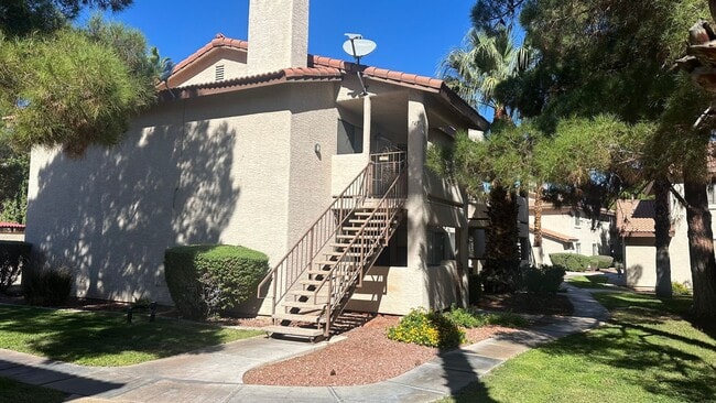 Building Photo - Beautiful & upscale 2 bedroom 2 bathrooms ...