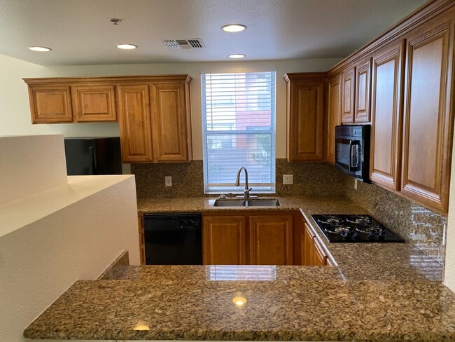 Photo - Park Avenue Mid-Rise Condo. Balcony. Full Services HOA Unit 203