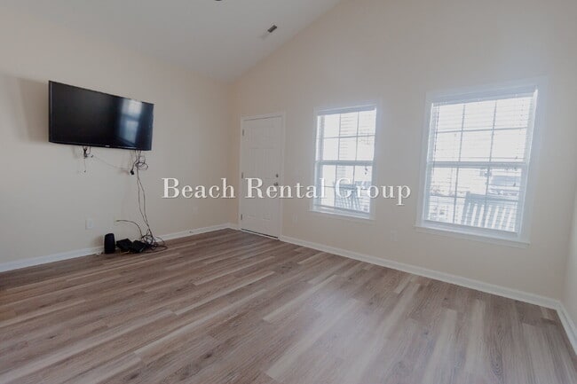 Photo - Renovated and Close to the Beach