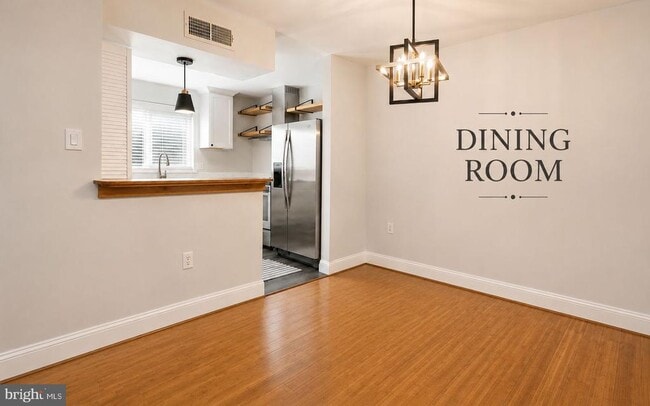 Photo - 15603 Dorset Rd Unit 104