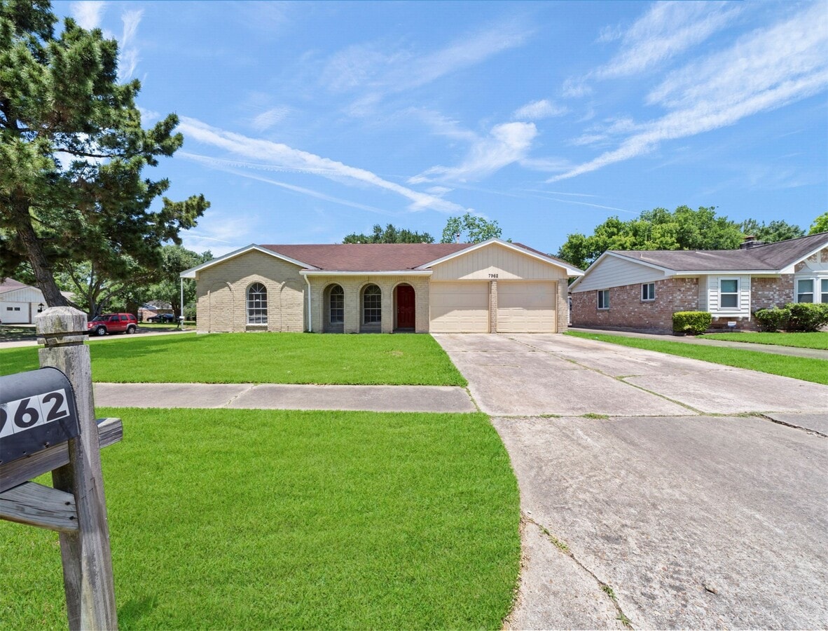 Photo - 7962 Southmeadow Dr