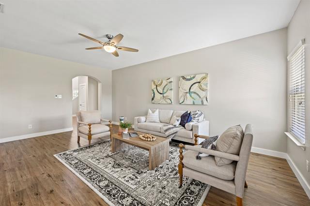 Photo - 2460 French St