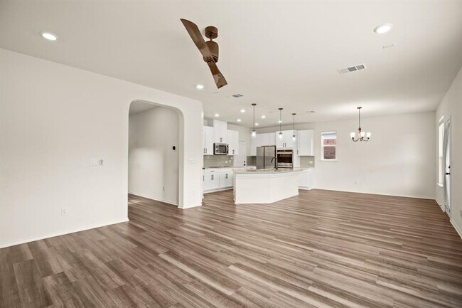 Photo - 109 Pilsener Pass