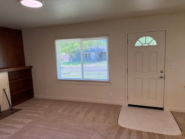 Photo - Updated 2 bedroom 1 bathroom house in Eugene!