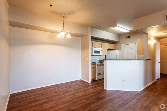 2BR, 2BA - 1144SF