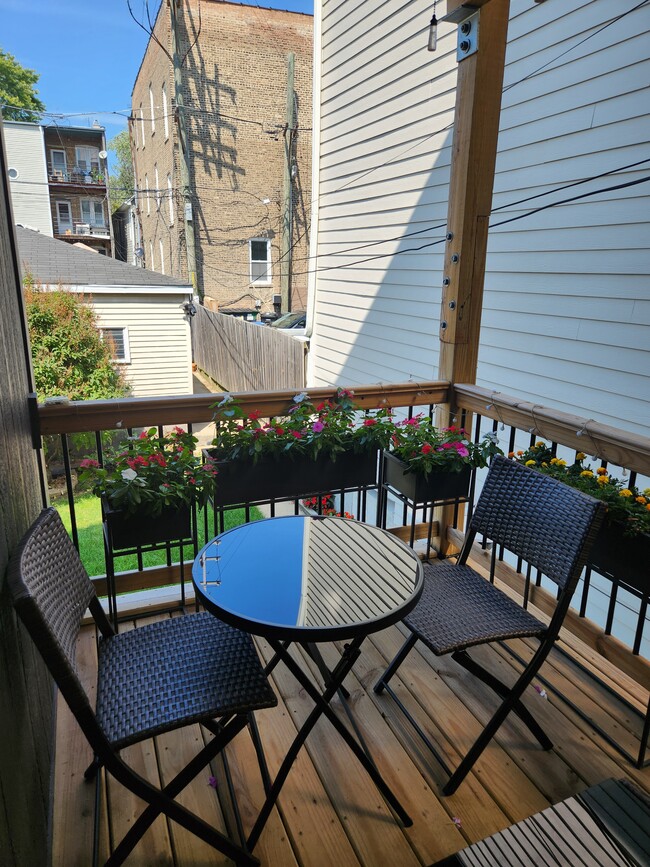 Photo - 2102 W Barry Ave Unit 1