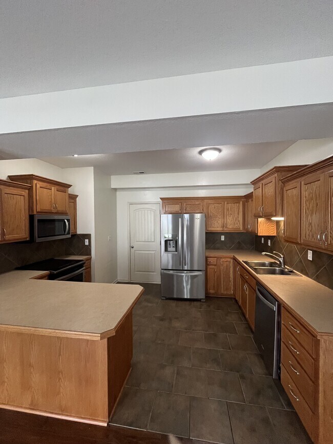 Photo - 1204 Dustins Way
