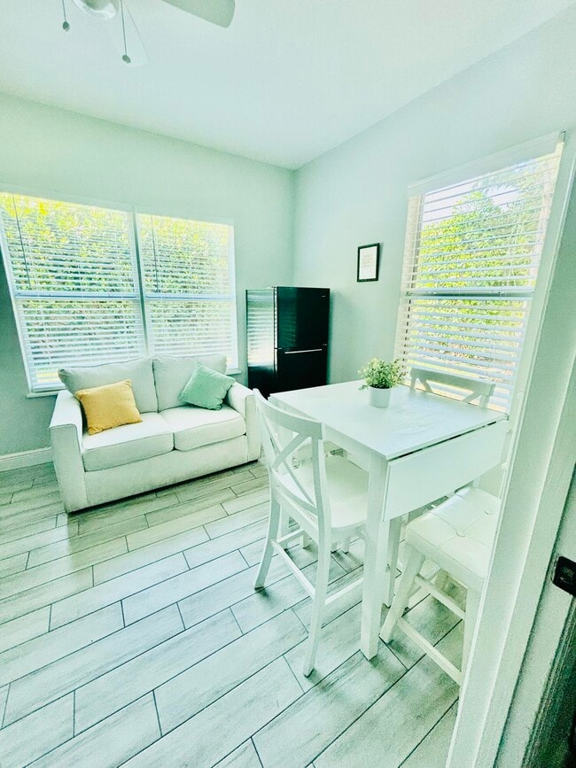 Photo - 1036 Francis St