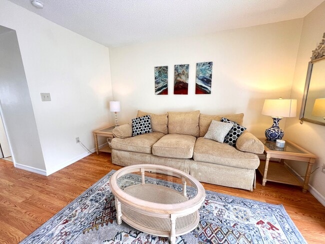 Photo - 513 Seaport Blvd