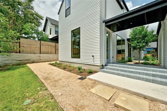 Building Photo - 3302 Denver Ave Rental