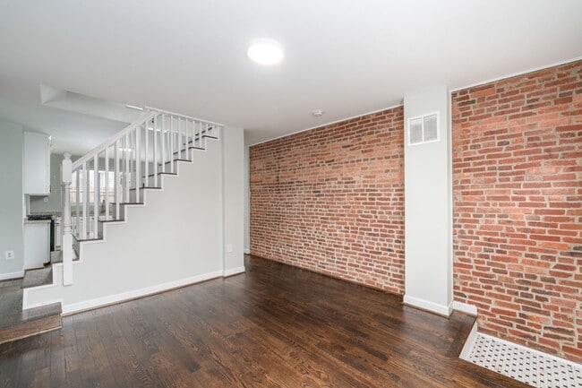Photo - 611 Oldham St