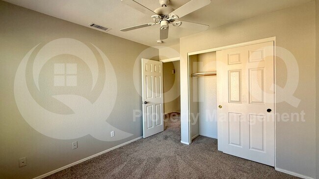 Building Photo - 1338 E Park Ave