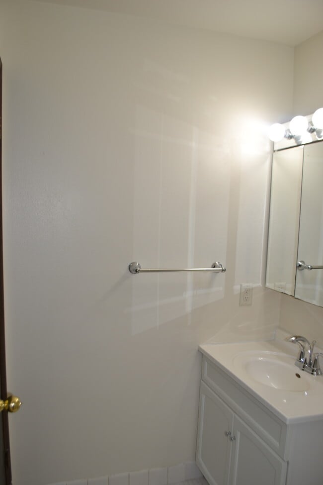 Quail Hollow Apartments