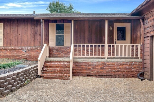 Photo - For Rent: Charming 3 Bed / 2 Bath Home with all the Cozy Vibes!
