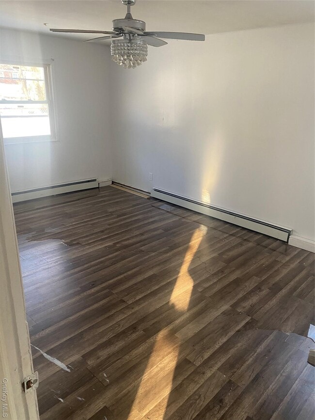 Building Photo - 39 Pinegrove Ave