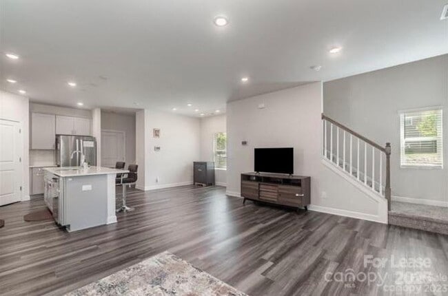 Photo - 1304 Colgher St