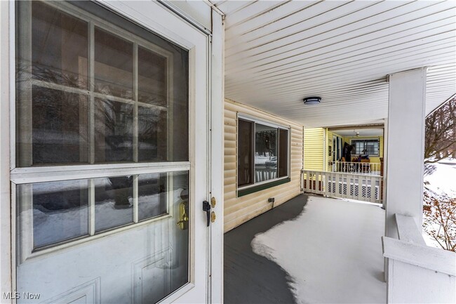 Photo - 10403 Russell Ave Unidad 1