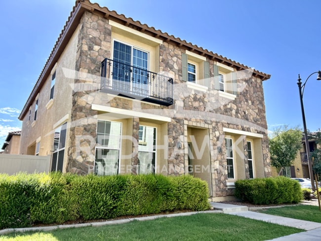 Photo - 980 S Huish Dr House