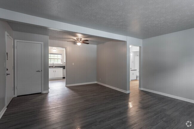 2 Br, 1 Ba - 980 SF