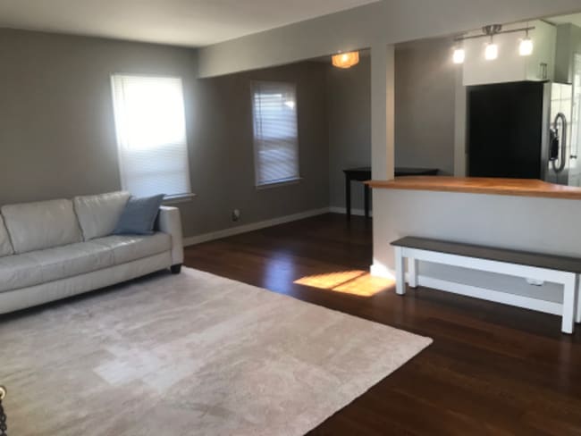 Photo - 825 Edgar Rd