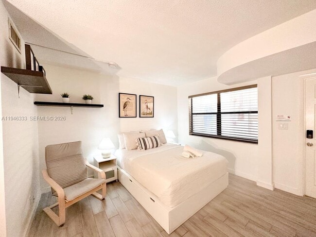 Photo - 664 SE 20th Ave Unit 6