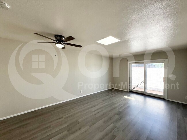 Photo - 2415 N 71st St