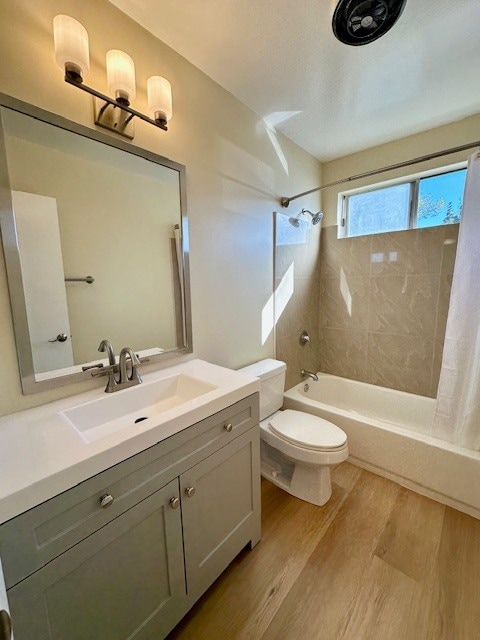 Photo - 20202 Cohasset St