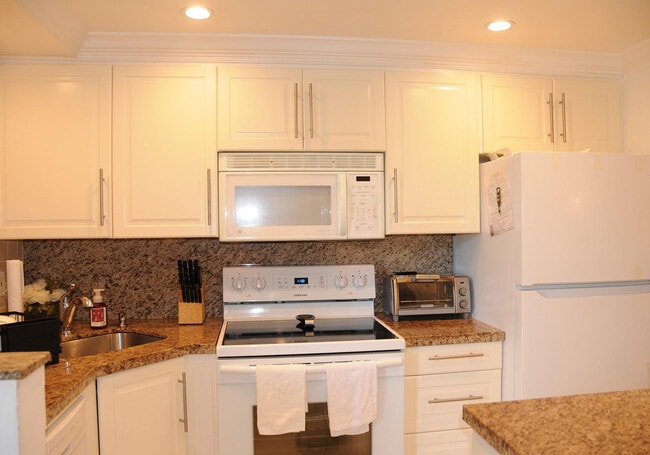 Photo - 3216 NE 13th St