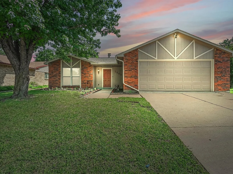 Photo - 1908 Rutherford Ln