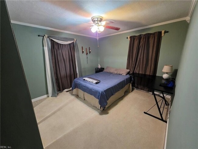 35 Laurel Dr
