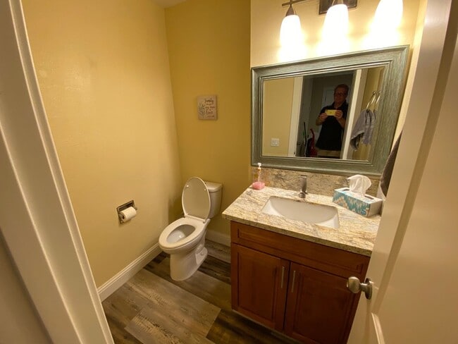 Building Photo - Seasonal Furnished Rental