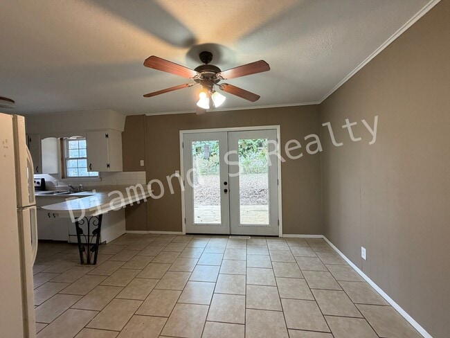 Photo - 3 Bedroom Home Close to Sunshine and 65!