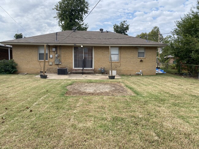 Back - 5704 N Roff Ave