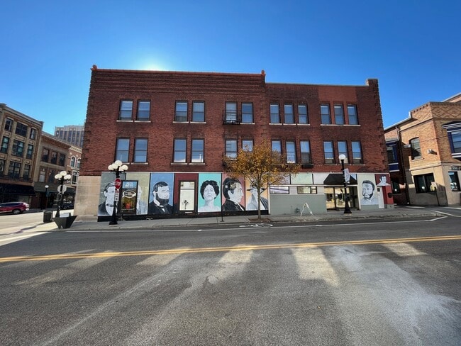 Photo - 104 W Monroe St Unidad Upper