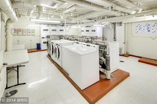 Photo - 1301 20th St NW Unidad 10007