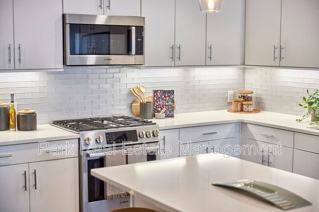 Photo - 214 Hunt St