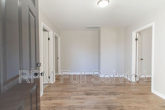 Photo - 1002 N Maple St Unit A