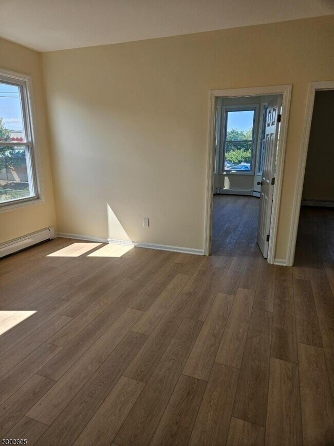 Photo - 372 Bergen St