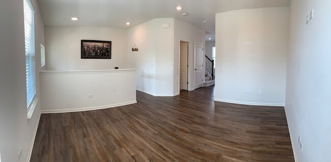 Photo - 285 Lakeshore Dr