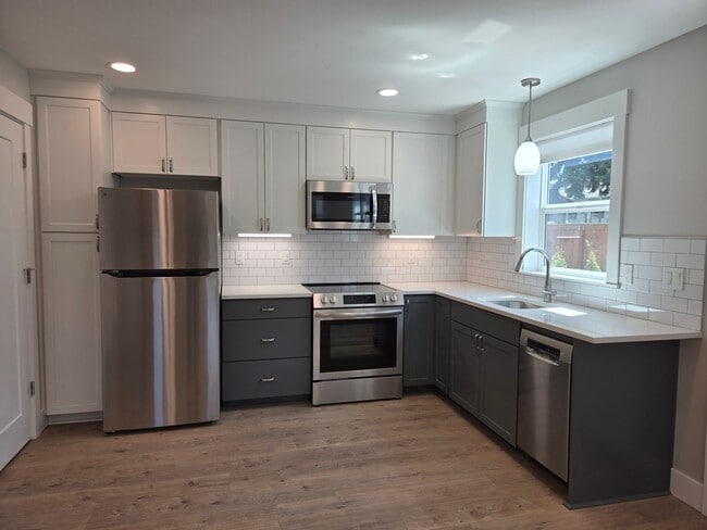 Photo - 9136 N Portsmouth Ave