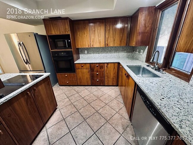 Photo - 2018 Branch Ln