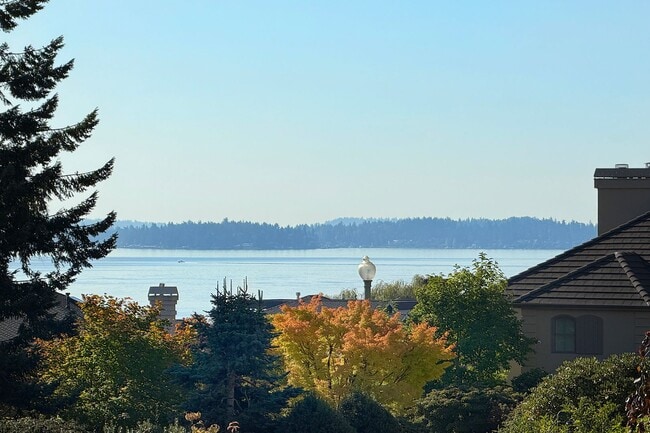 Photo - 4bd/4ba Kirkland House