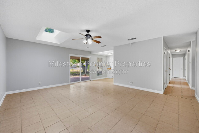 1312 Churchill Way W