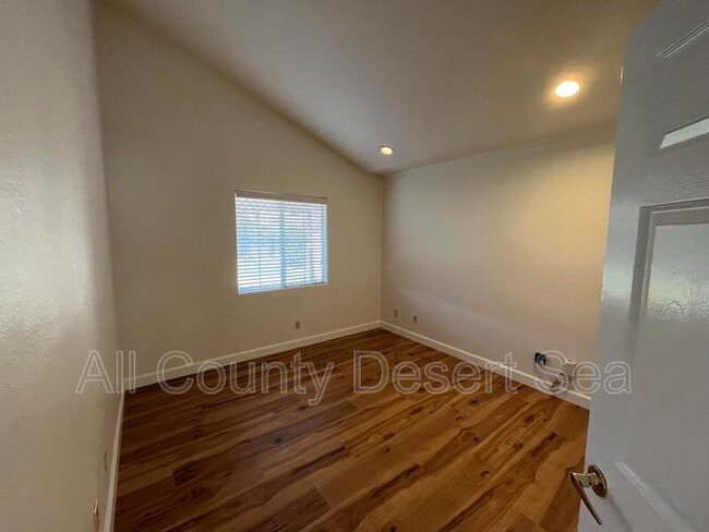 Photo - 11751 Emerald St